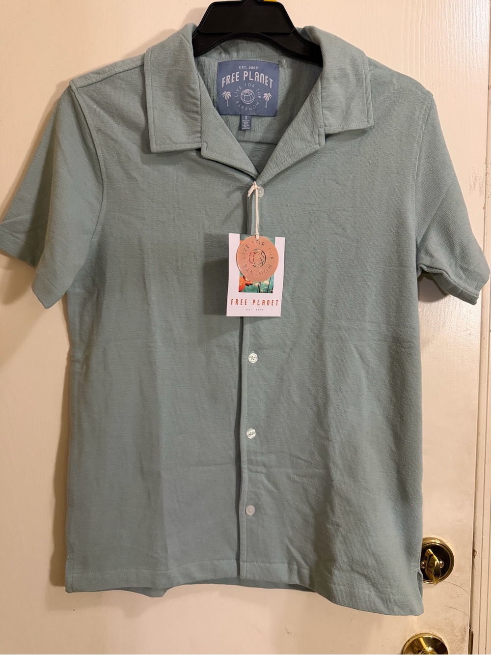 Free Planet Men’s Short-Sleeve Camp Shirt in Sage (194)